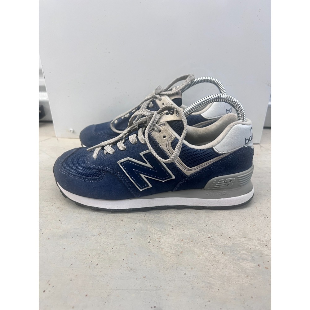 New Balance 574 Core WL574EVN Sneakers Womens US 7 Navy White Lifestyle Shoes - Picture 3 of 9